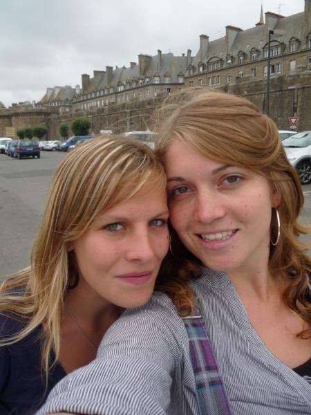 2 belles blondes � st malo